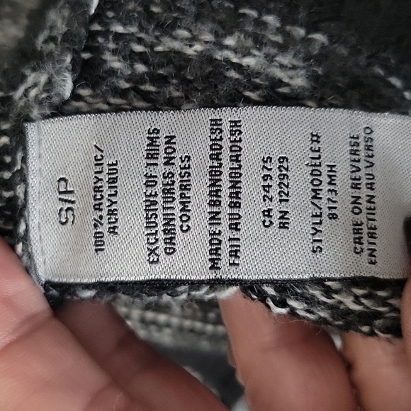 NHL ILANCO Official Licensed Sweater Size S Black and  Gray Hoodie - Picture 9 of 11